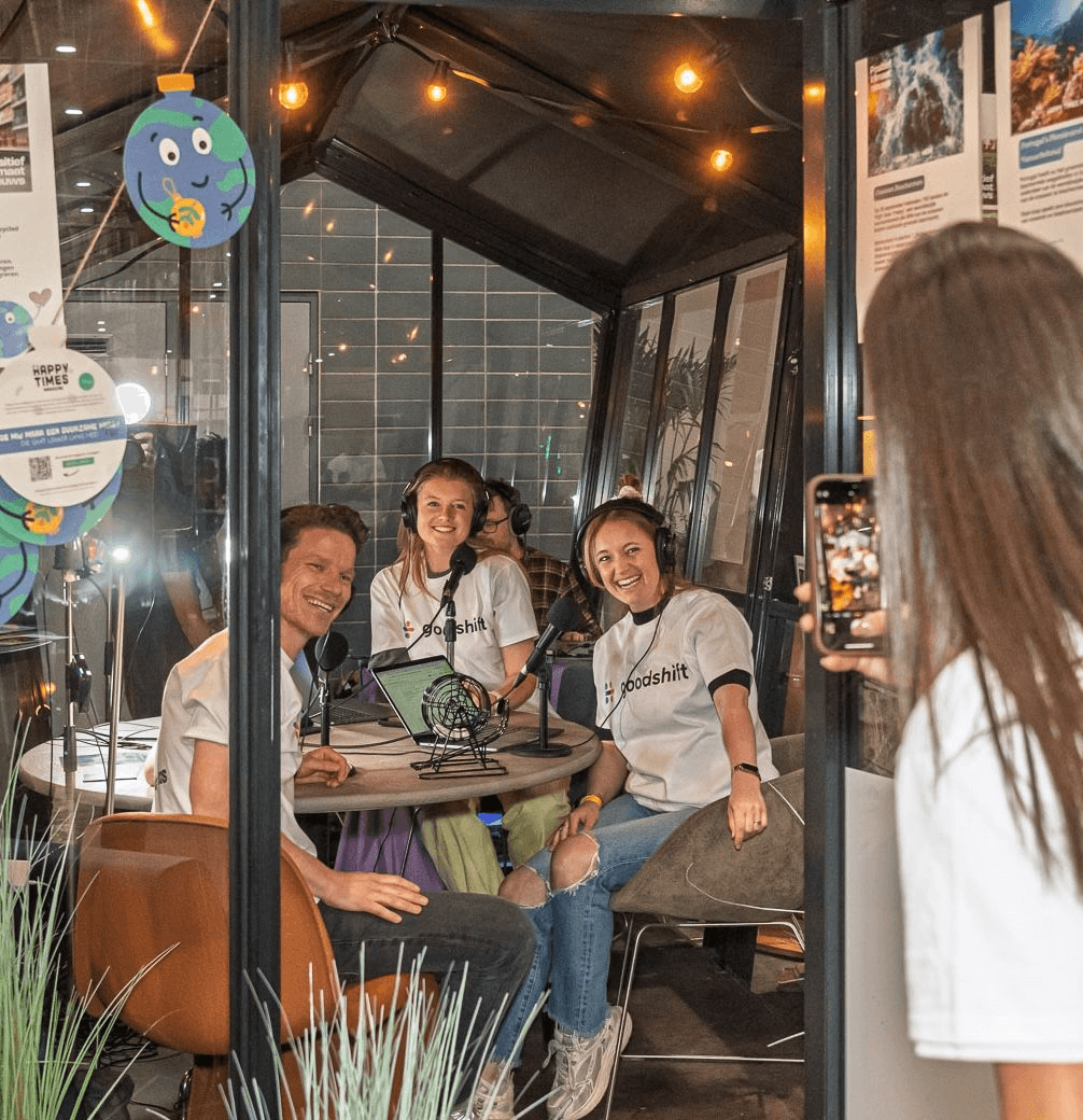 Vrouw die selfie maakt