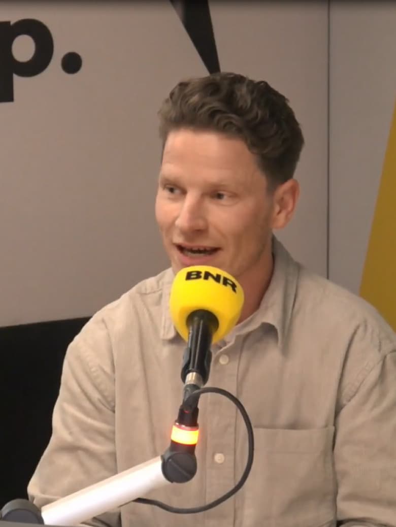 People running a marathon